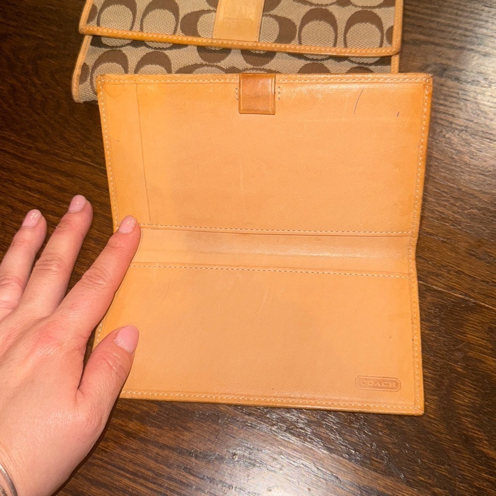 Vintage Coach Signature Logo Tan Jacquard & Leather trim snap long Wallet - Picture 2 of 5